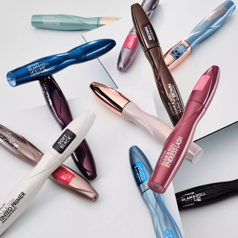 Mascara maro pentru volum Glam & Doll rezistenta la apa Catrice